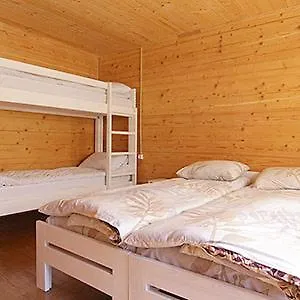 на ґанку Lodge