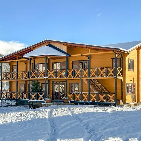 на ґанку 山林小屋