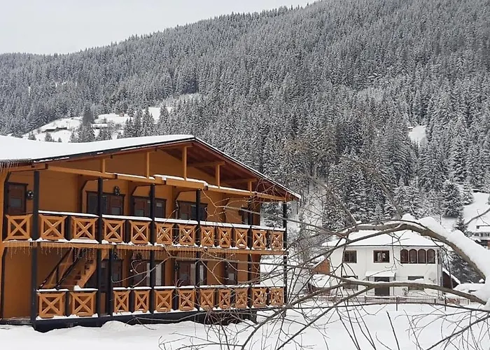 на ґанку 山林小屋