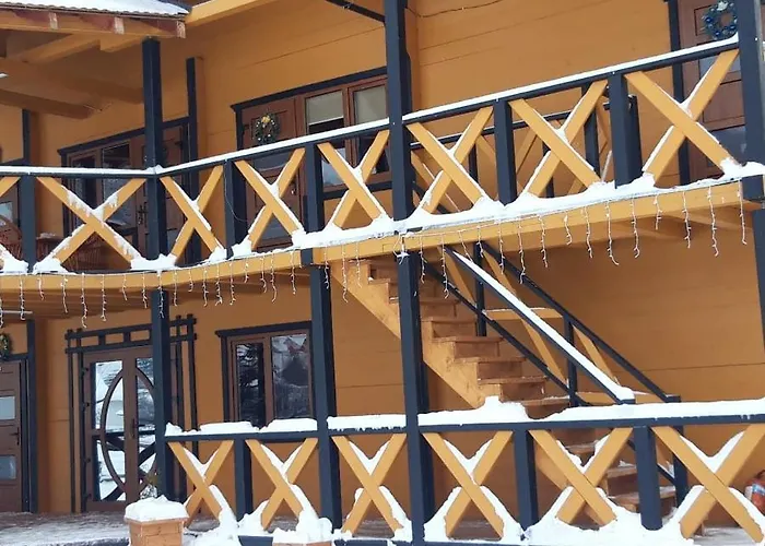 山林小屋 на ґанку